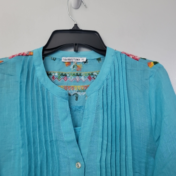 Figueroa Flower  Alayna Floral Embroidered Banded Notch V-Neck 3/4 Sleeve Top - Picture 3 of 9